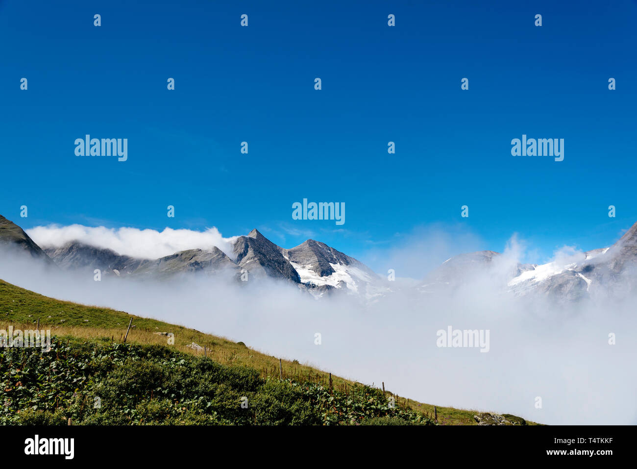 Sky clouds against sea hi-res stock photography and images - Alamy