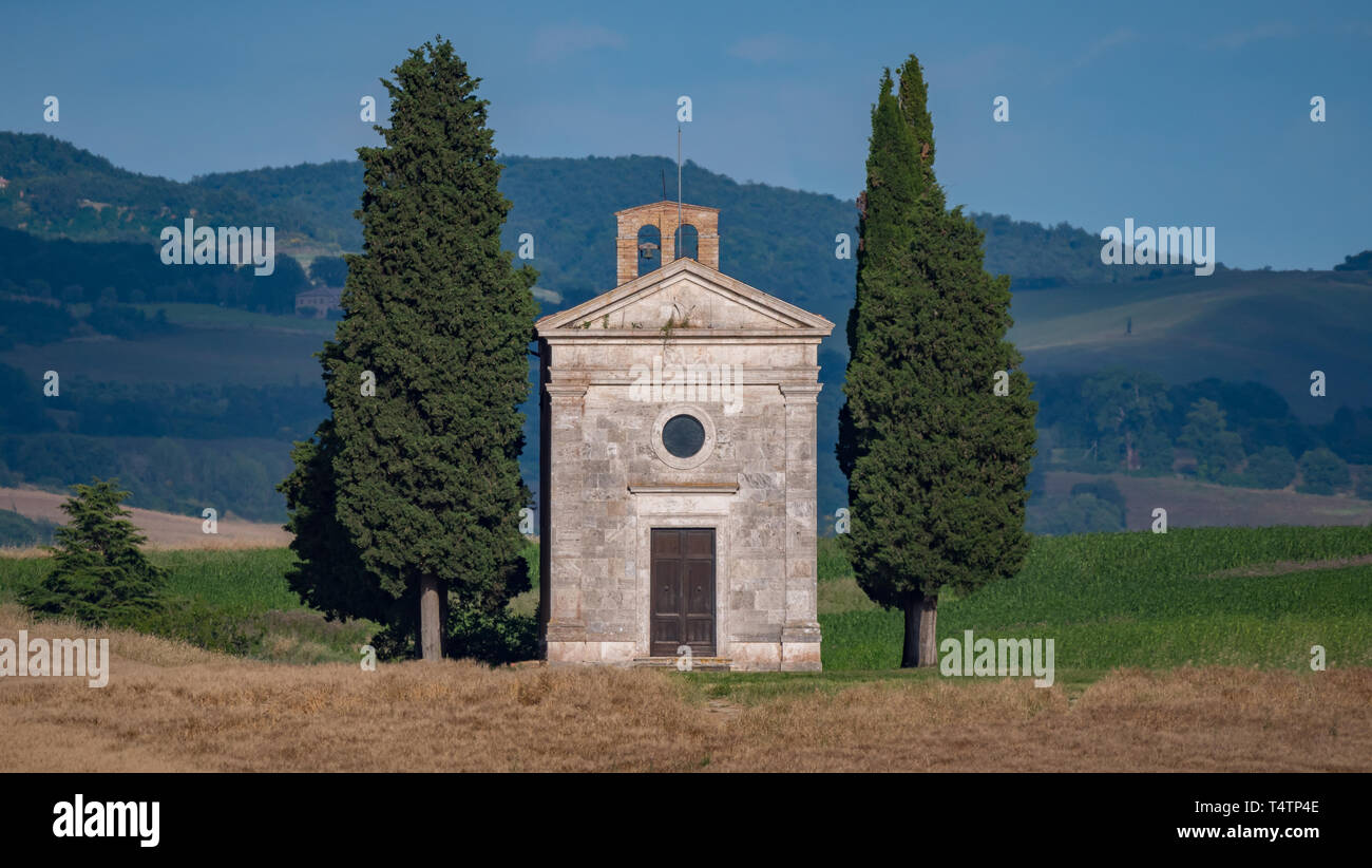 Cappella di Vitaleta Chapel in Tuscany, Italy Stock Photo - Alamy