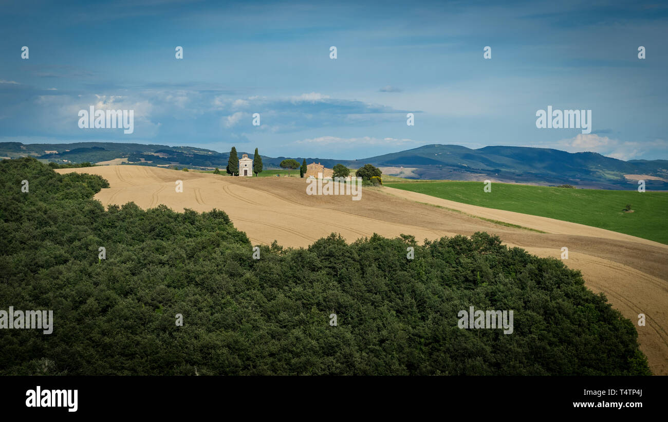 Cappella di Vitaleta Chapel in Tuscany, Italy Stock Photo - Alamy