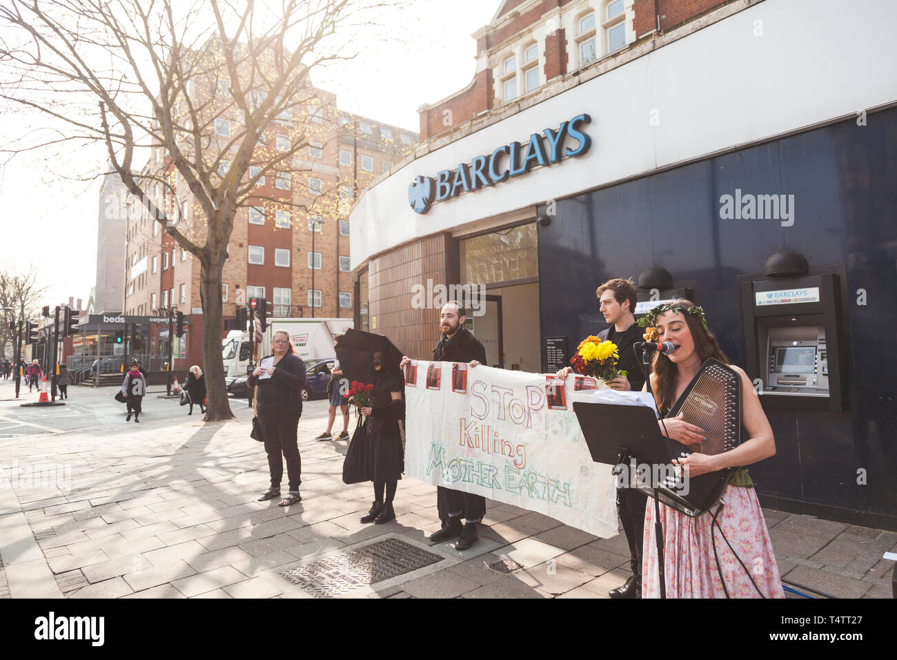 Momentum UK environmentalists target Barclays in fossil fuels campaign Stock Photo