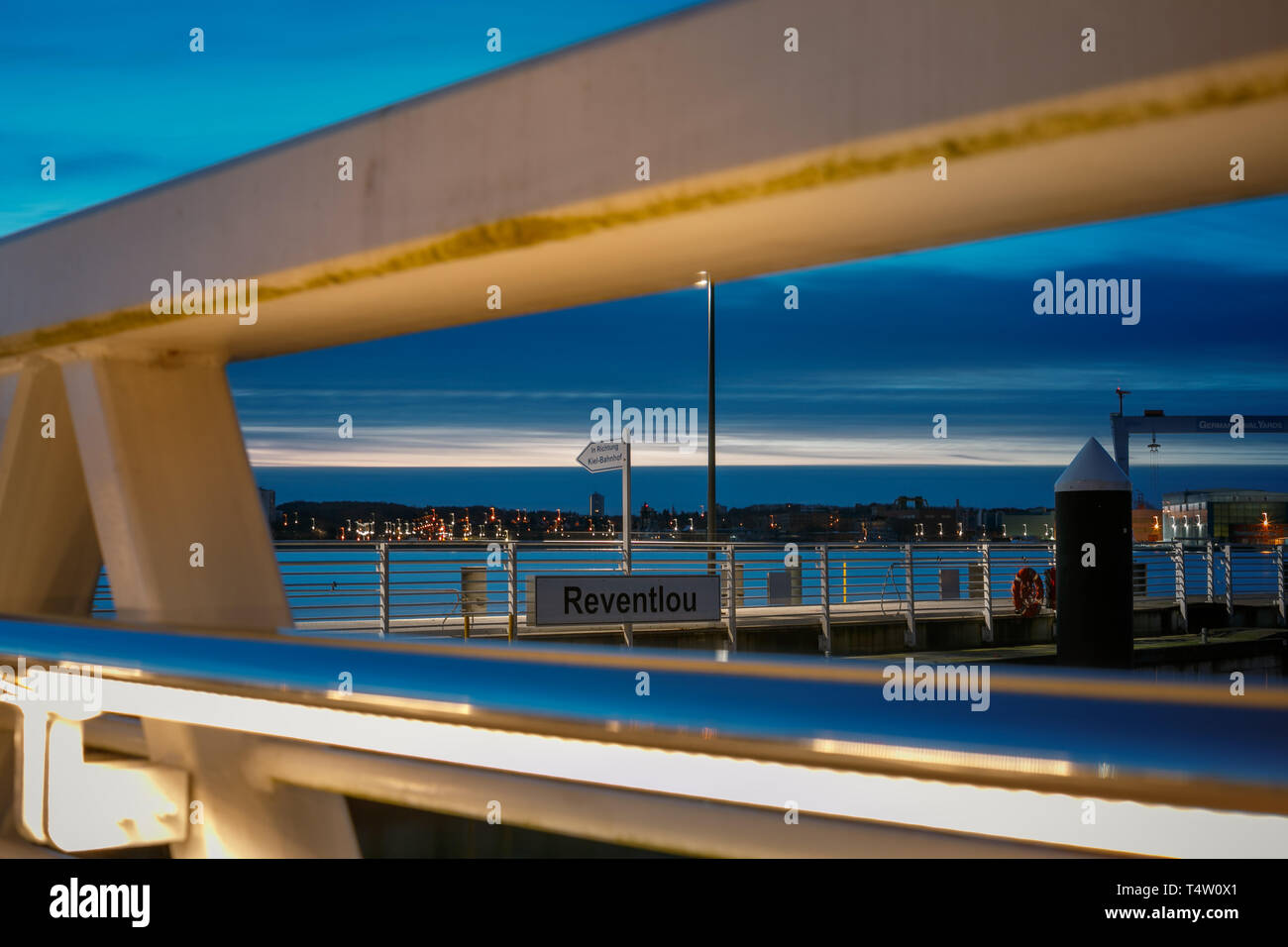 Sonnenaufgang Reventloubrücke Kiel / sunrise reventlou bridge kiel Stock Photo