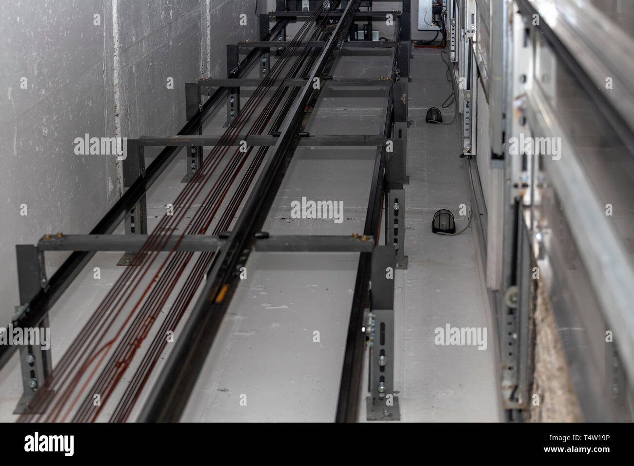 Elevator Ropes High Resolution Stock Photography And Images Alamy Elevator Ropes High Resolution Stock Photography And Images Alamy