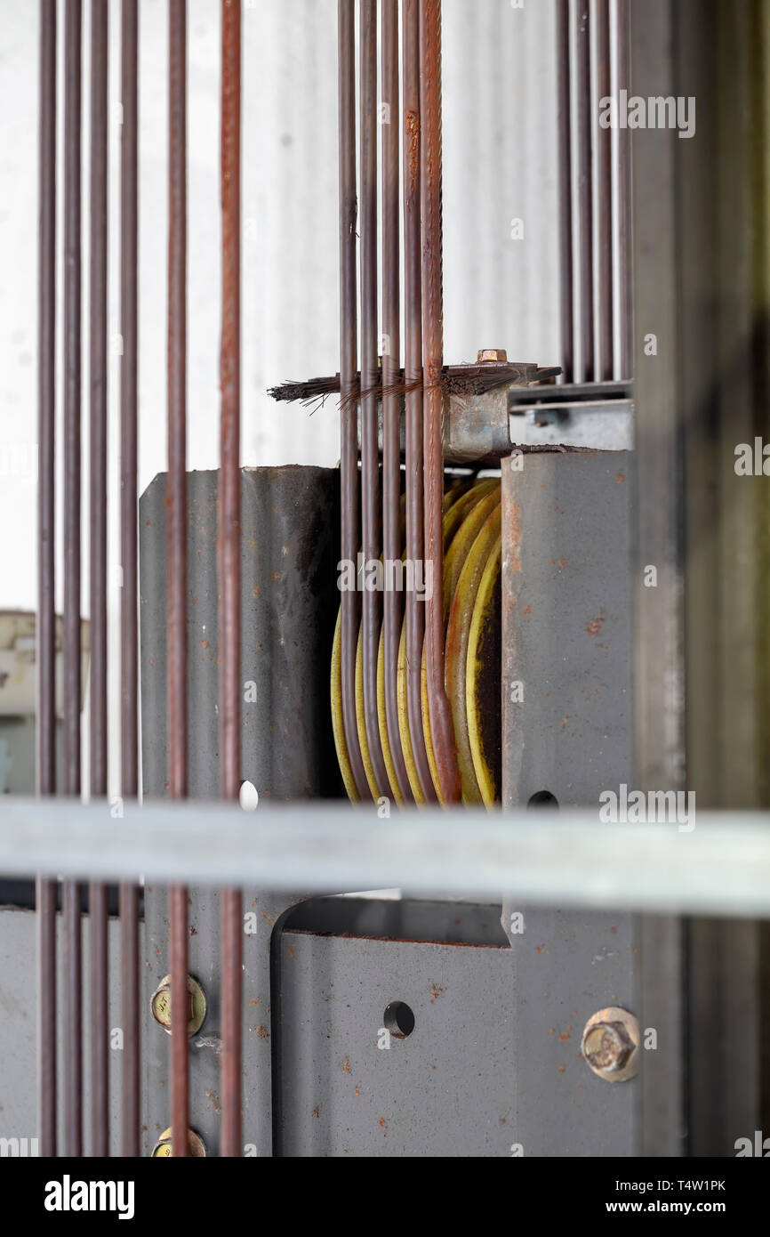 Sheave with damaged special cables steel coated traction ropes