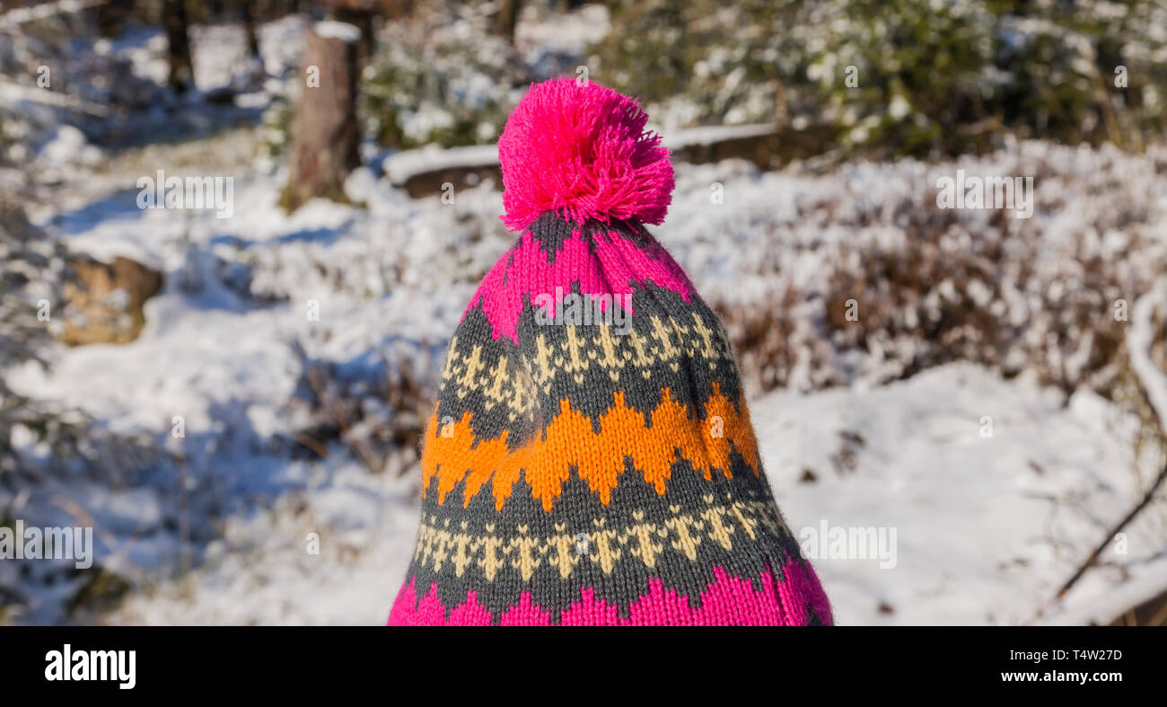 URBAN KNIT Men Bobble Pom Pom Hat /& Scarf Knitted gift set boxed CHRISTMAS SALE