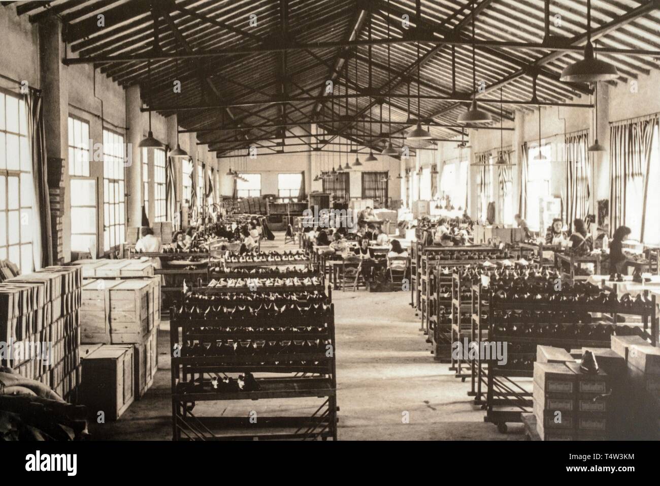 Recinto de trabajo de la fábrica Melis de calzado de Inca (ca. 1930), Museo del Calzado y de la Piel , Inca ,Mallorca, balearic islands, spain, europe. Stock Photo