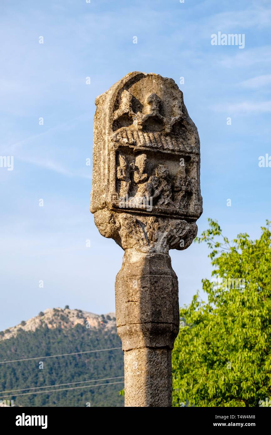 cruz del Barracar, renacentista con elementos goticos, Lluc, Escorca, Paraje natural de la Serra de Tramuntana, Mallorca, balearic islands, Spain. Stock Photo