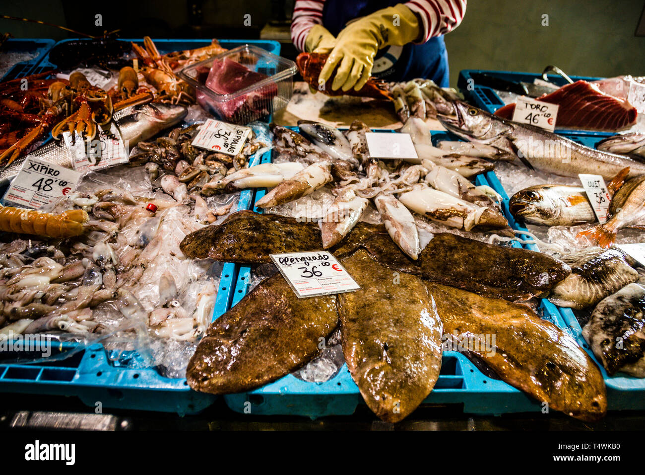Fish Shop next to Catalan fish auction in Palamós, Spain Stock Photo