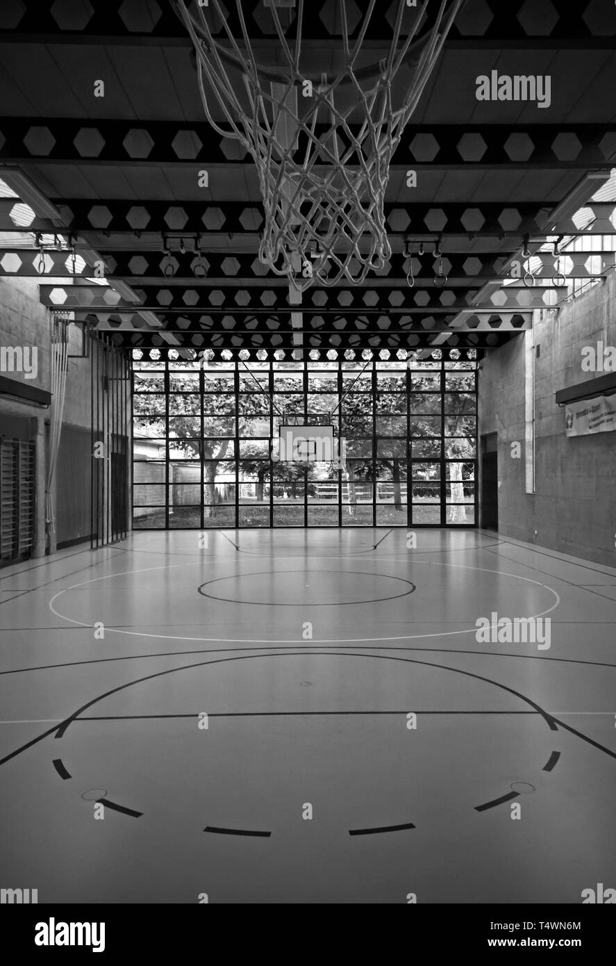 Modern school building Black and White Stock Photos & Images - Alamy