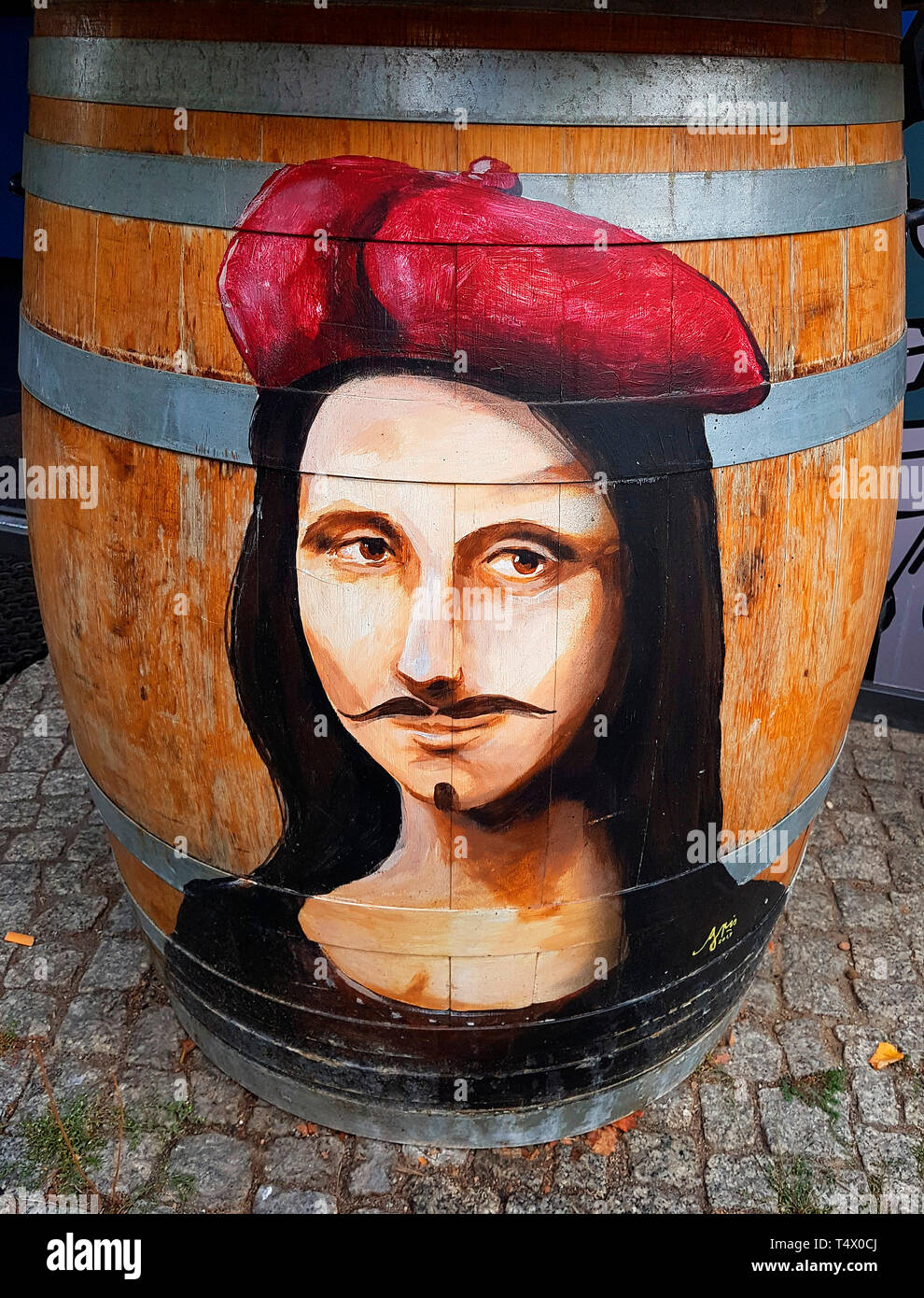 Graffity: Mona Lisa mit Schnurrbart: Beitrag zur 'Gender'-Debatte, Berlin. Stock Photo