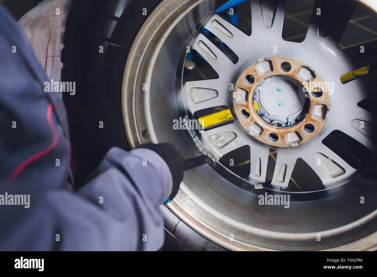 Balance weights car wheel hires stock photography and images Alamy