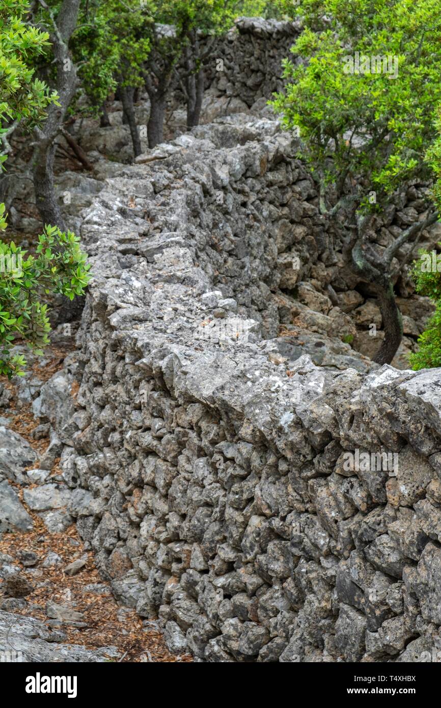 Muro de piedra tradicional hi-res stock photography and images - Alamy