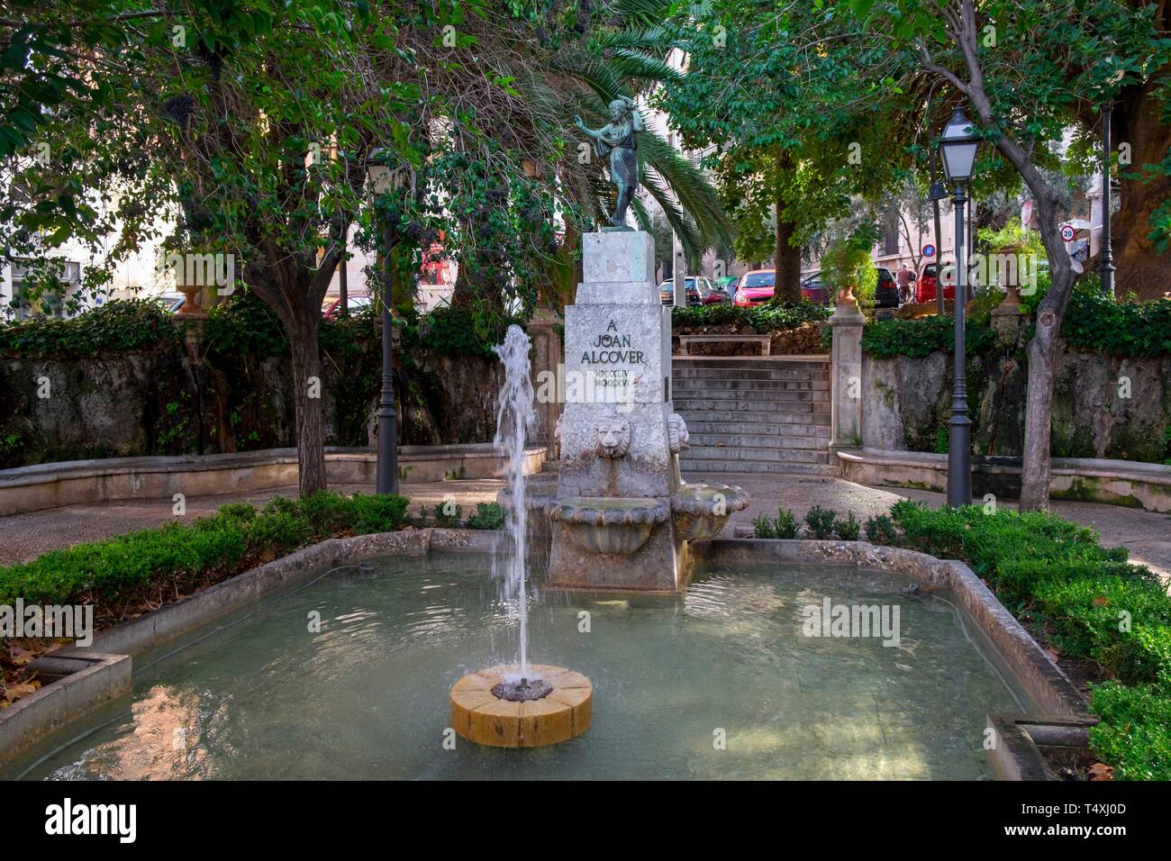 Fuente de bronce hi-res stock photography and images - Alamy