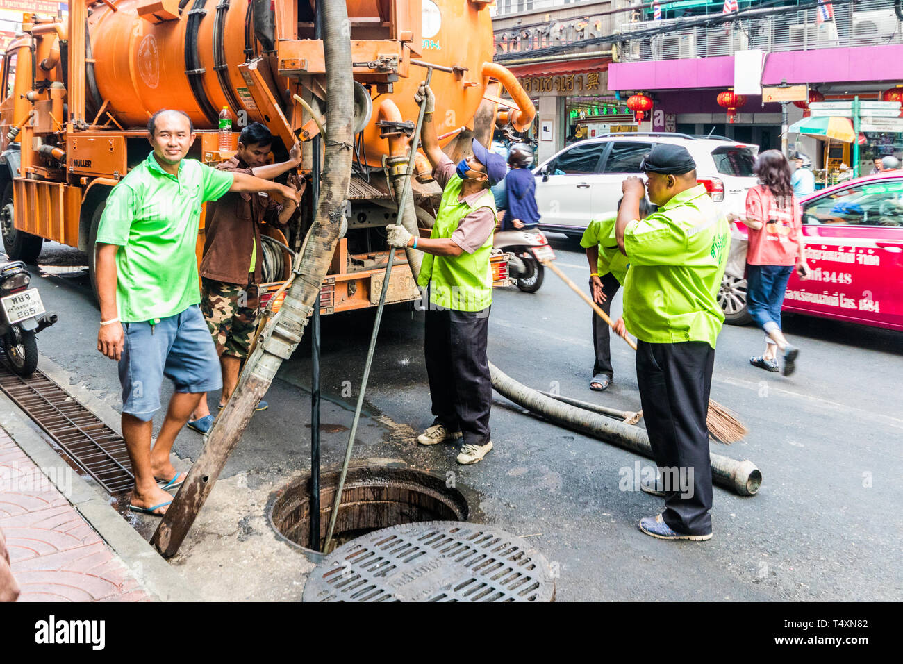 Clearing drains hires stock photography and images Alamy