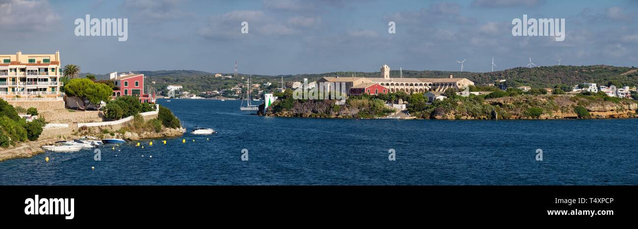 antiguo hospital militar, construido por los ingleses en el siglo XVIII, illa del Rei, puerto de Mahón, Menorca, balearic islands, Spain. Stock Photo