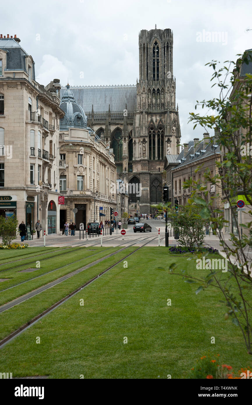 Reims, moderne Straßenbahn - Reims, modern Tramway Stock Photo