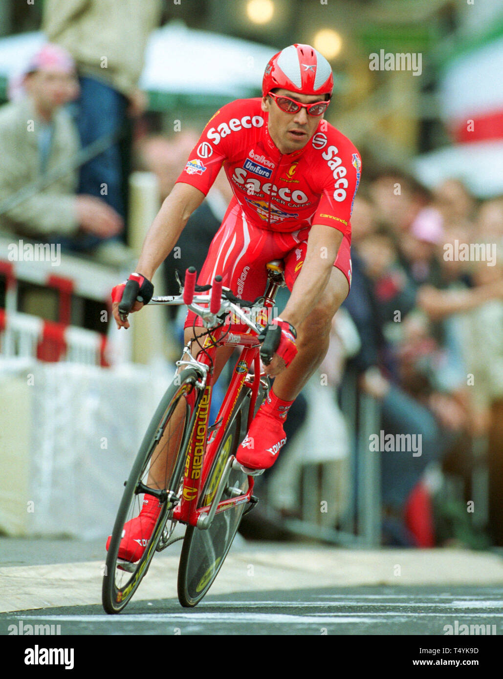 Groningen Netherlands 11.5.2002 Cycling individual time trial prologue to the 85th edition of Giro d Italia cycling race Biagio CONTE ITA Saeco Stock Photo Alamy