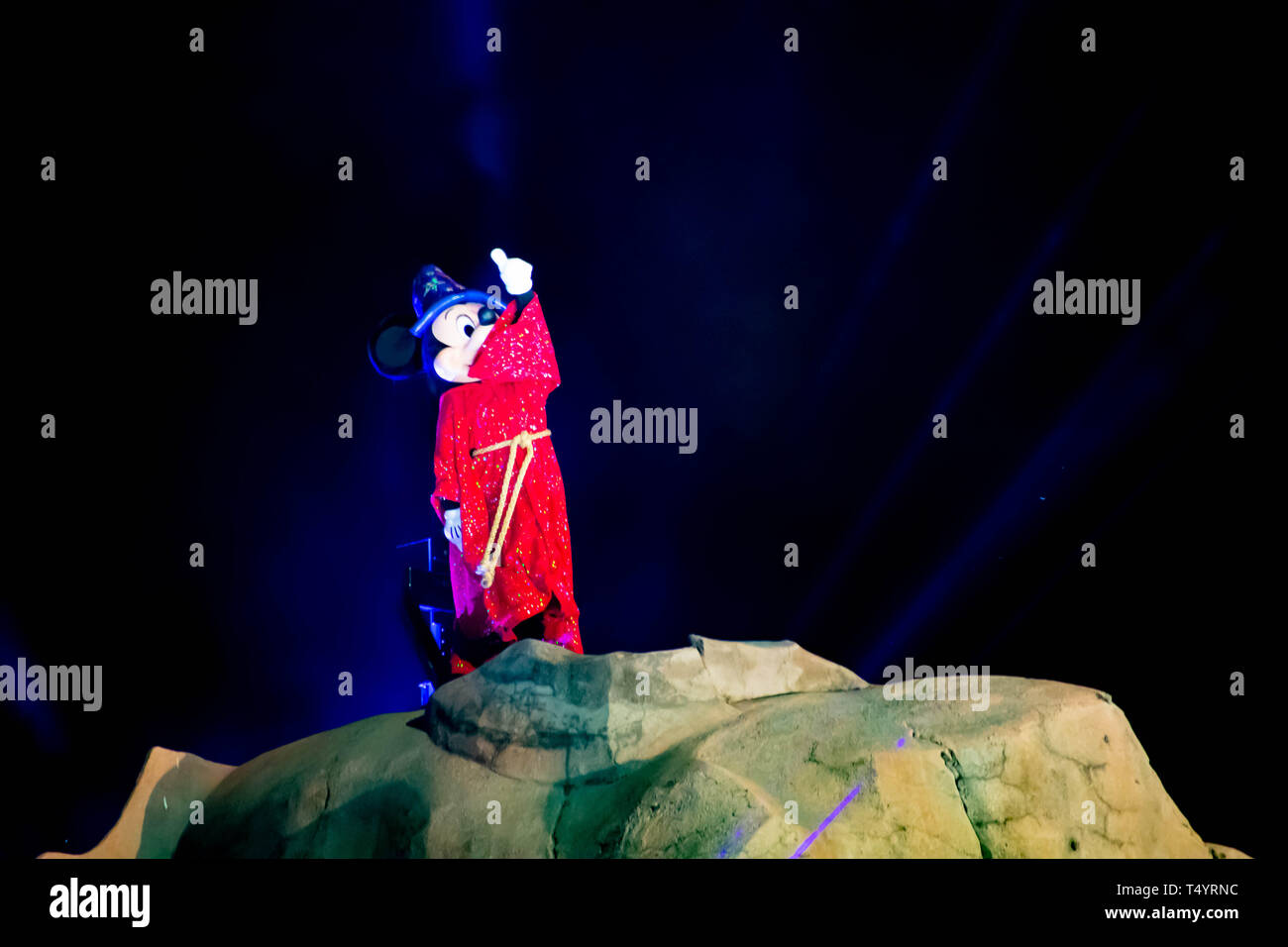 Mickey magician hi-res stock photography and images - Alamy Mickey magician hi-res stock photography and images - Alamy