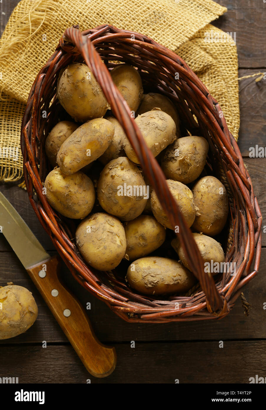 organic fresh raw potatoes, rustic style Stock Photo - Alamy