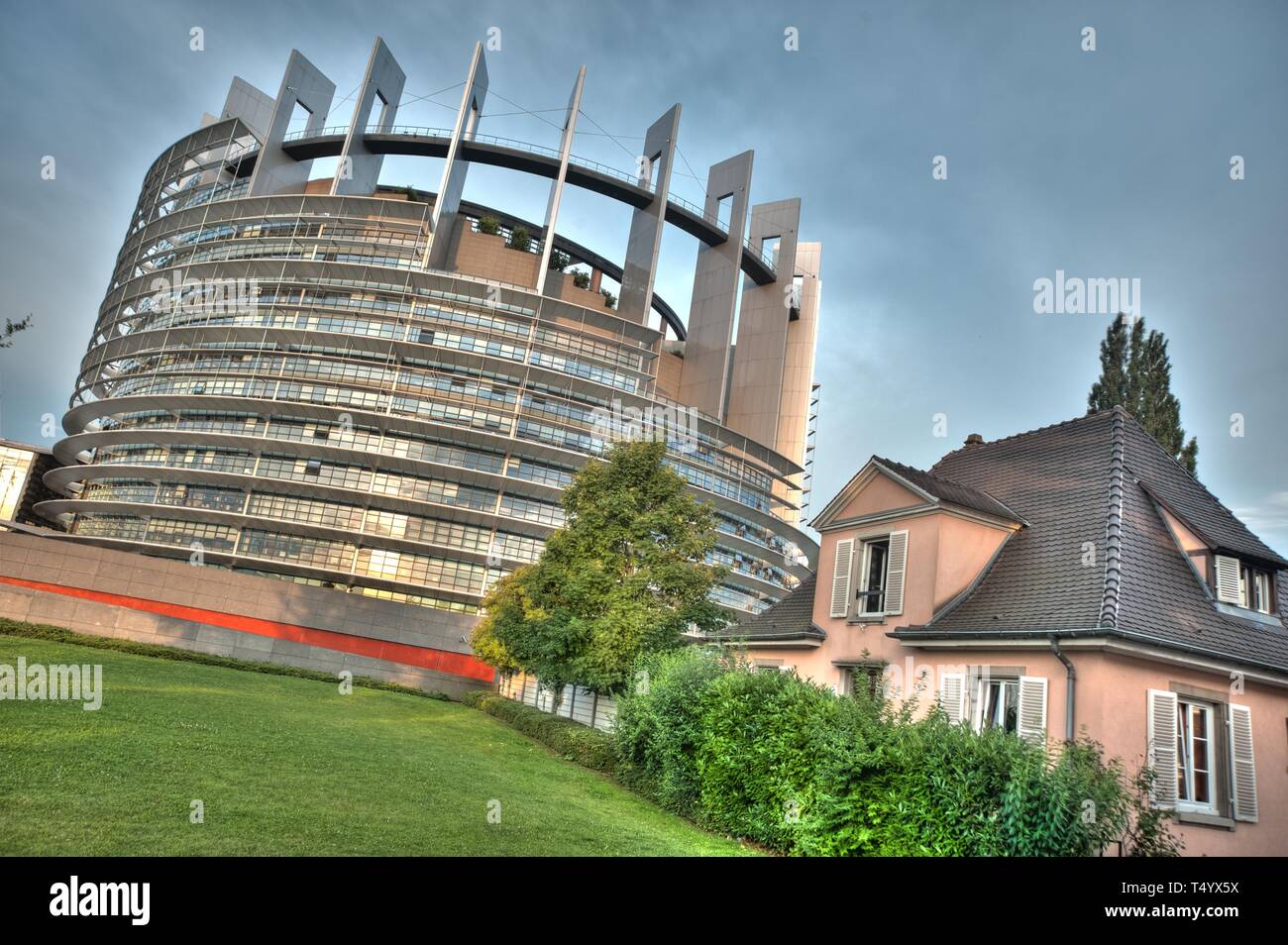 Das Europäisches Parlament ist von der Architektengruppe 'Architecture Studio' aus Paris geschaffen worden Stock Photo