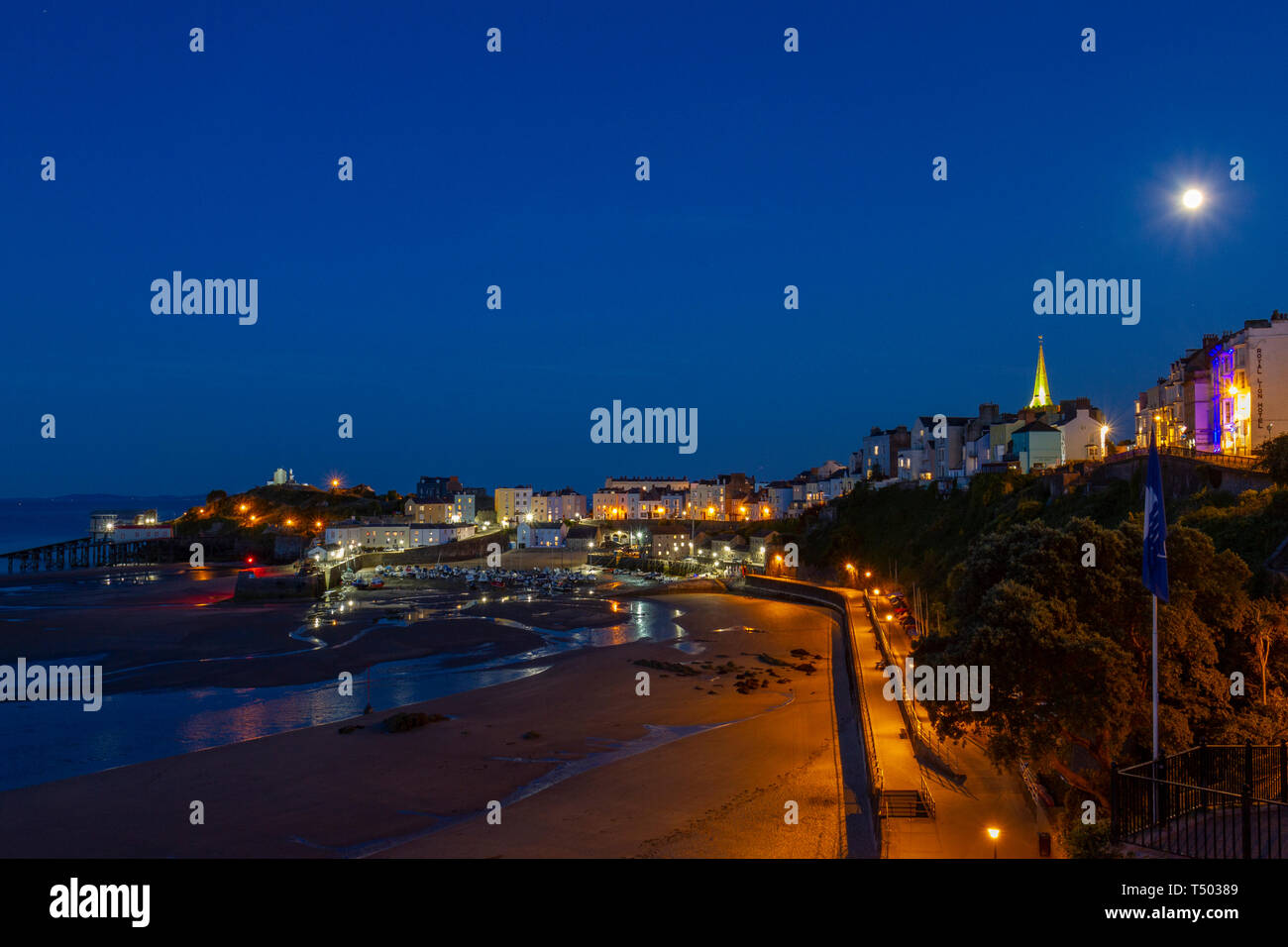 Night time view of the pretty harbour town of Tenby, Dyfed, Wales. Stock Photo