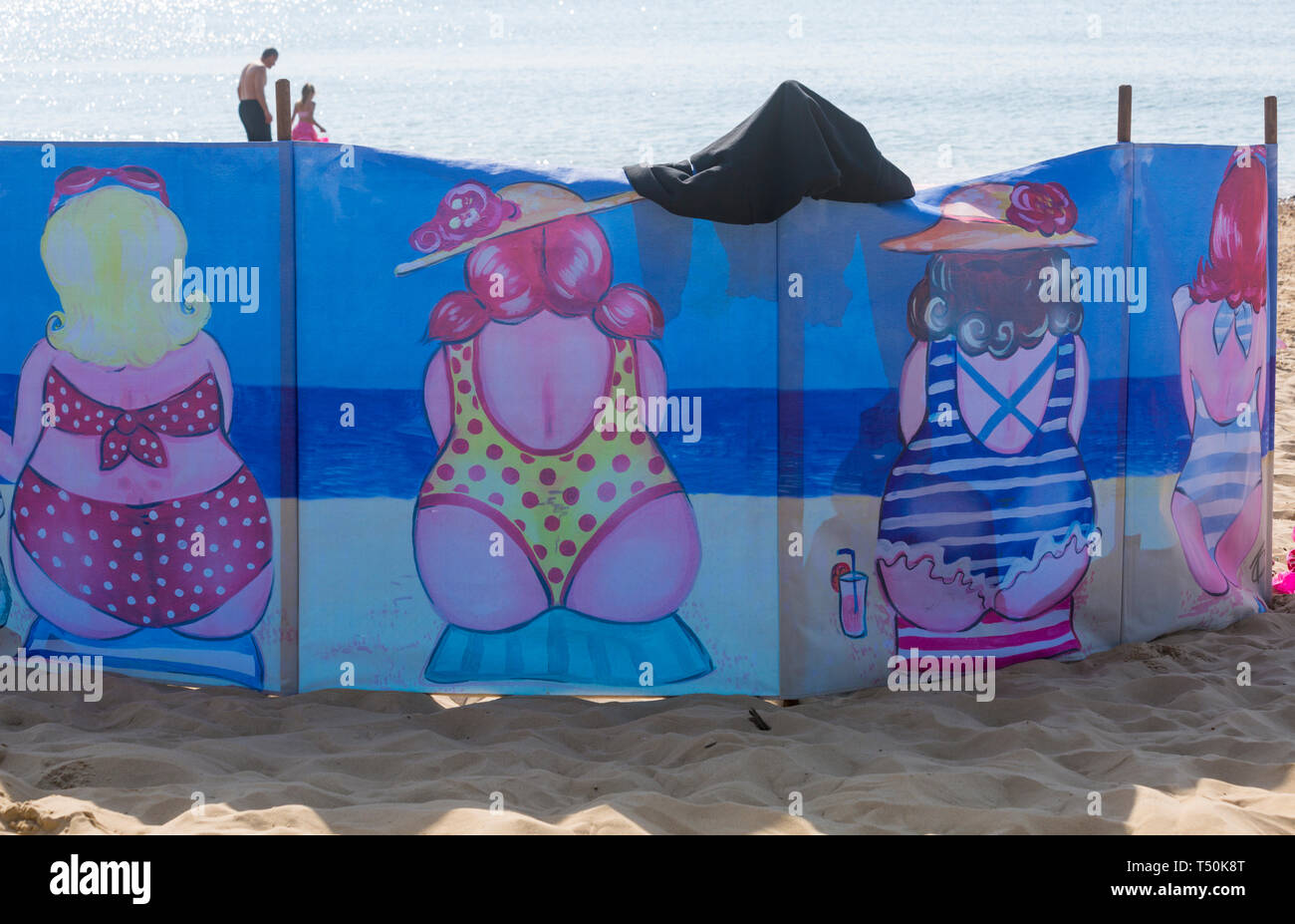 Bournemouth, Dorset, UK. 20th Apr, 2019. UK weather: hot and sunny as visitors head to the seaside to enjoy the weather at Bournemouth beaches for the Easter holidays - mid morning and already beaches are getting packed, as sunseekers get there early to get their space. Credit: Carolyn Jenkins/Alamy Live News Stock Photo