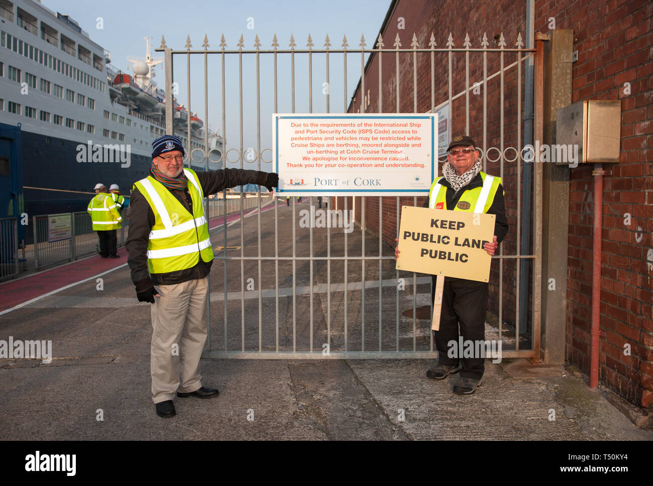 Cruise liners hires stock photography and images Alamy