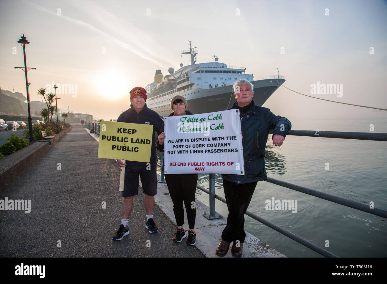 Cobh, Cork, Ireland. 20th April, 2019. Damian and Vivienne Farrell with DÍarmuid Cahill protesting at the decision by the Port of Cork company to close the quayside public walk during the arrival of the cruise liner Saga Sapphire in Cobh, Co. Cork, Ireland. Credit: David Creedon/Alamy Live News Stock Photo