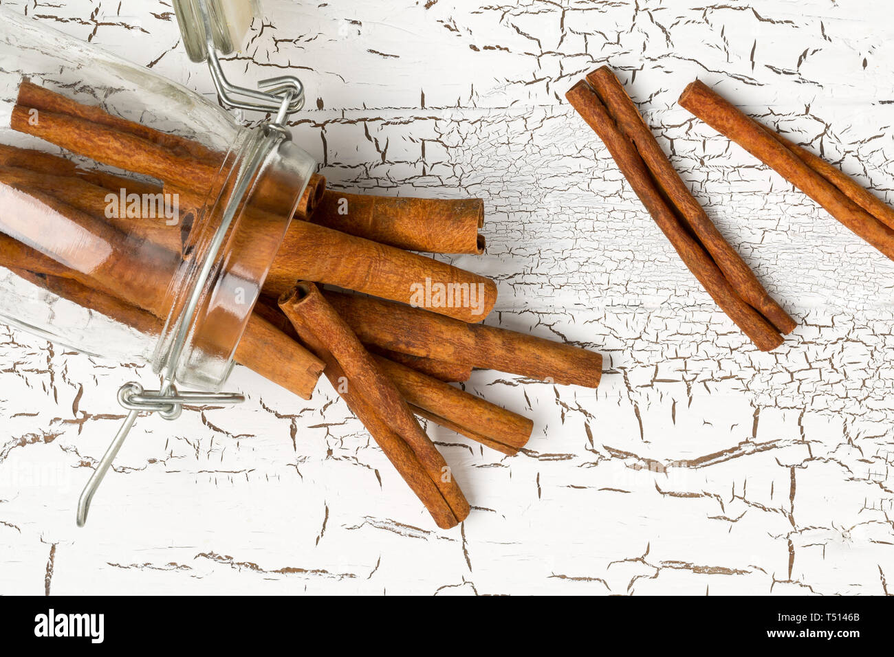 Cinnamon sticks jar hires stock photography and images Alamy