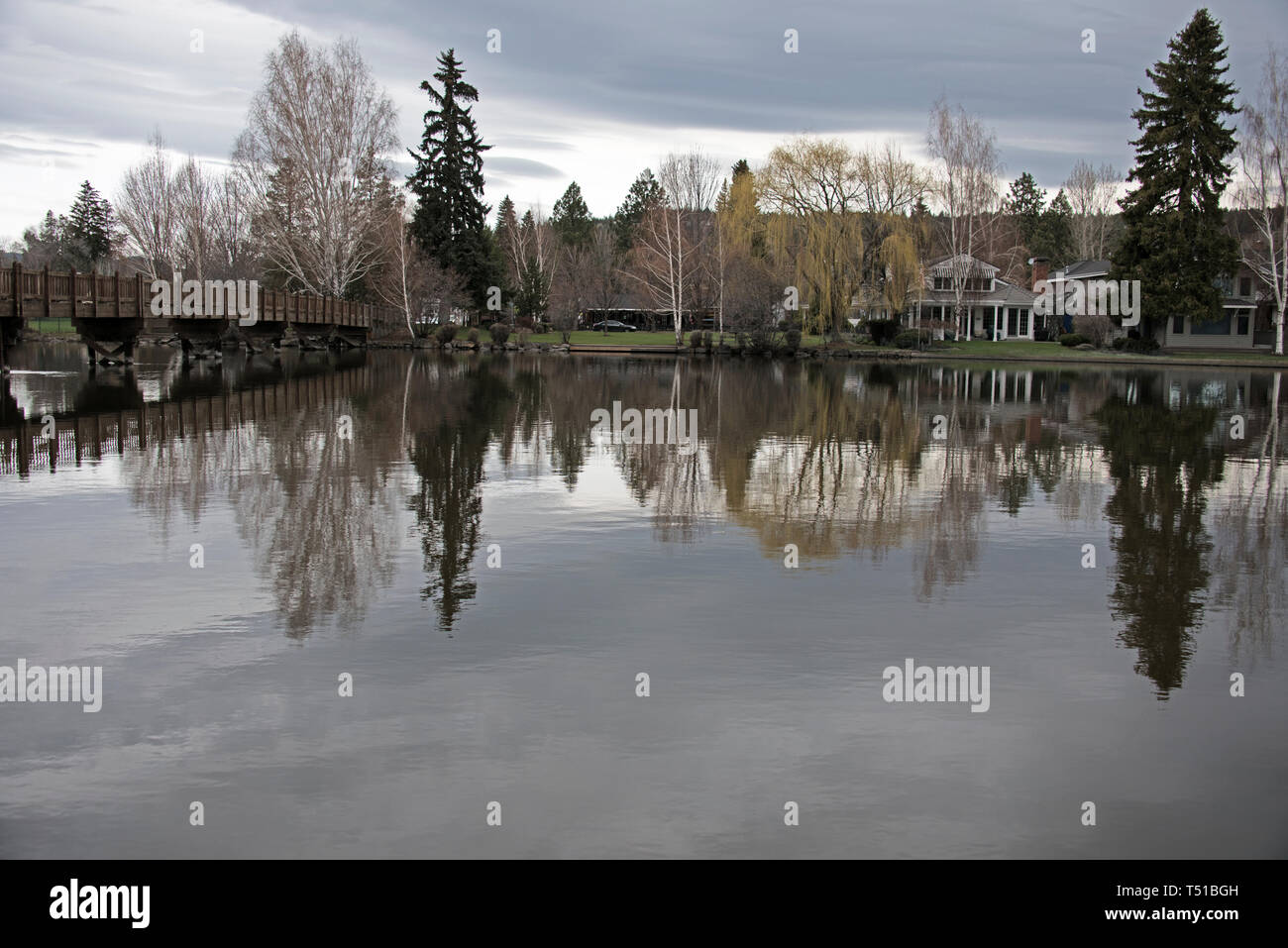 Mirror Pond, Bridge, Drake Park, Deschutes River, Bend, Oregon, USA