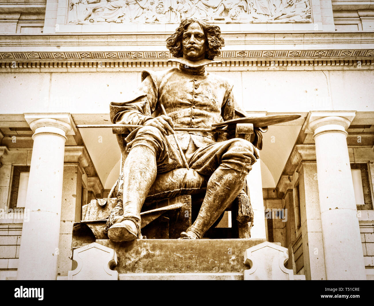 Estatua de Diego Velázquez junto al Museo del Prado. Madrid. España Stock Photo