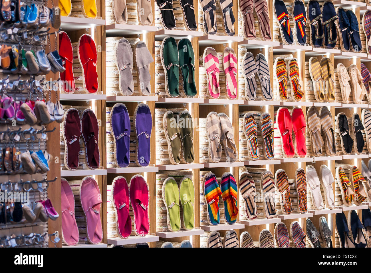 Madrid tienda hi-res stock photography and images - Alamy