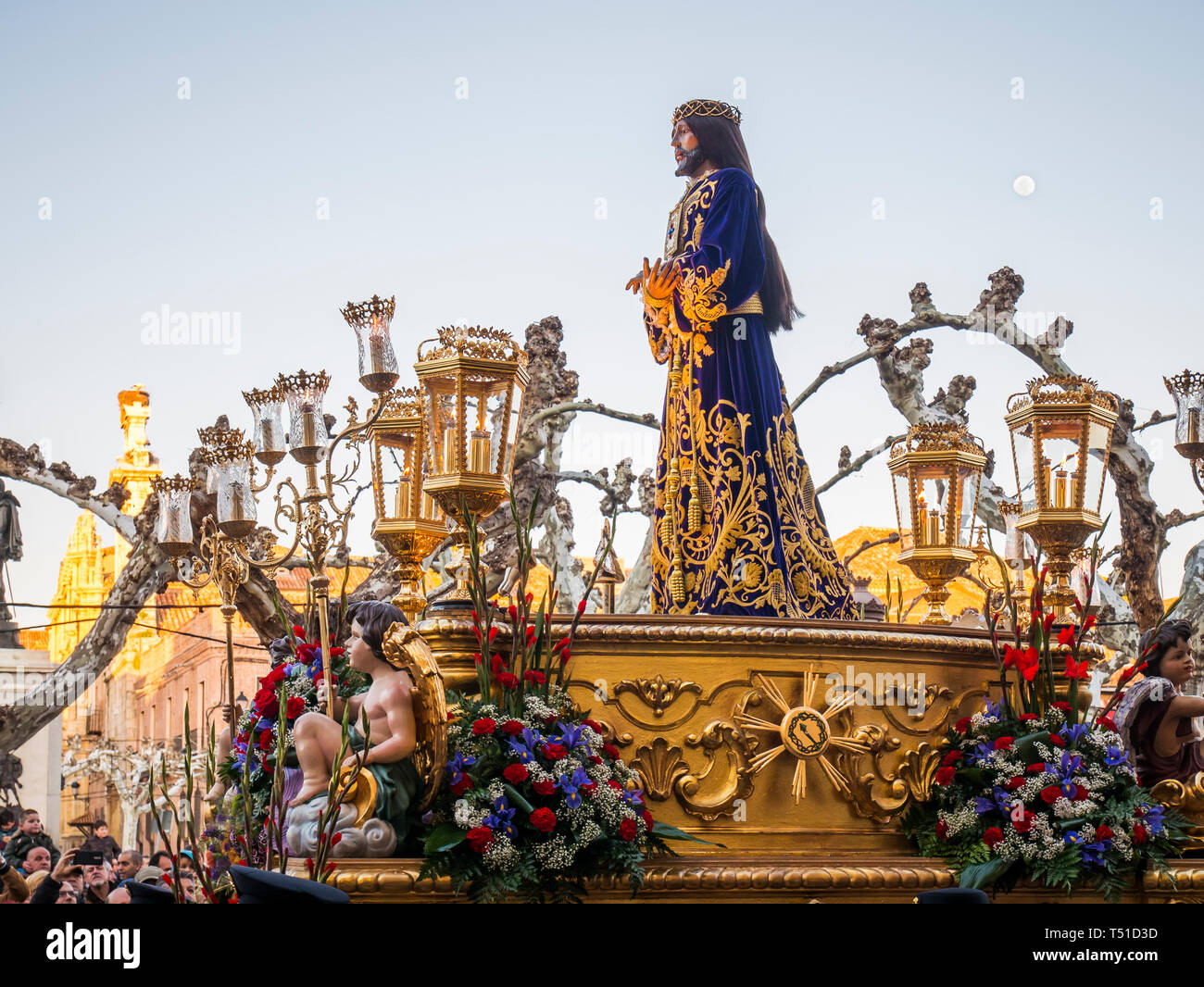 Procesión de Semana Santa del Cristo de Medinaceli en la plaza Cervantes de Alcalá de Henares. Madrid. España Stock Photo