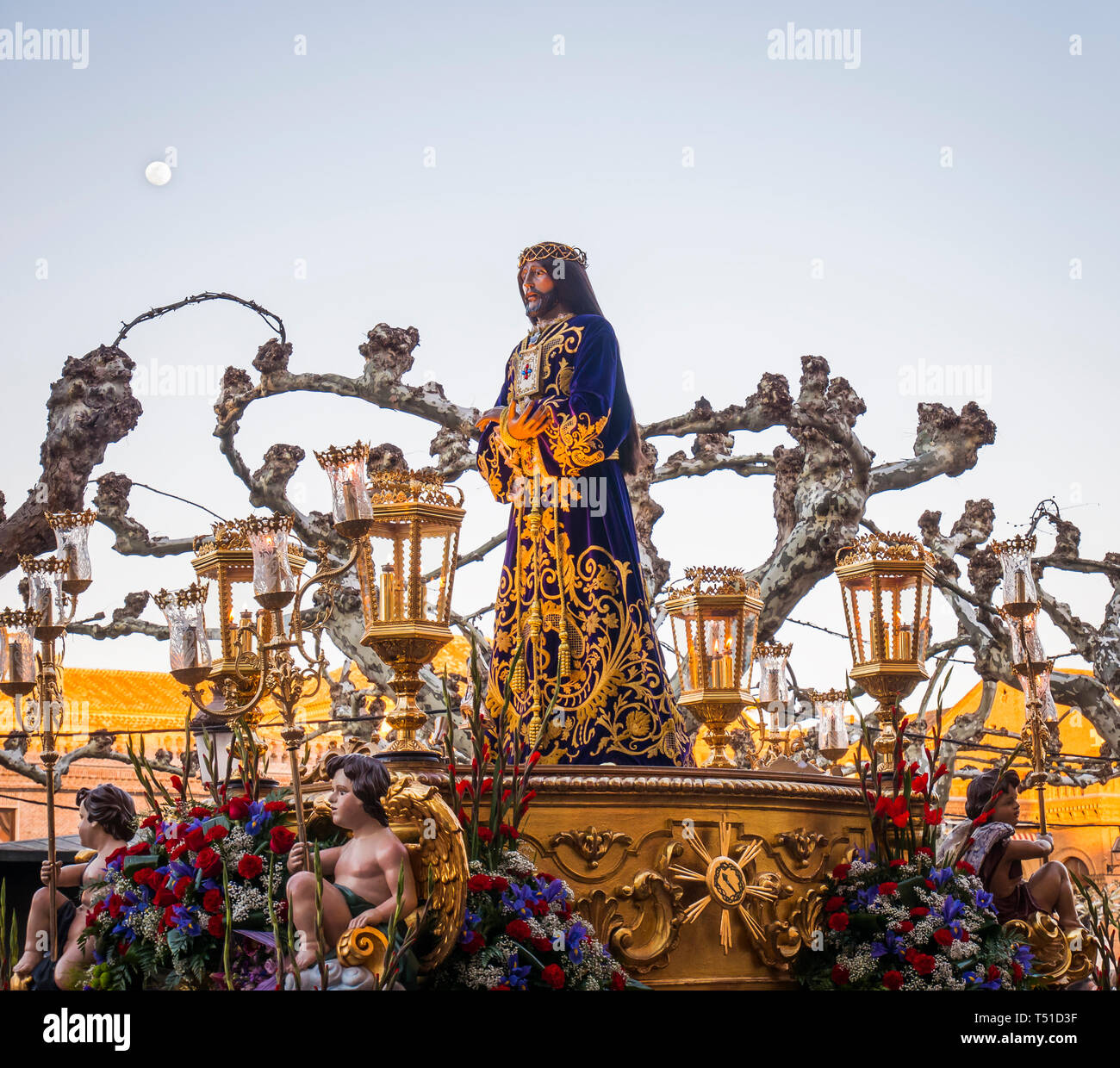 Procesión de Semana Santa del Cristo de Medinaceli en la plaza Cervantes de Alcalá de Henares. Madrid. España Stock Photo