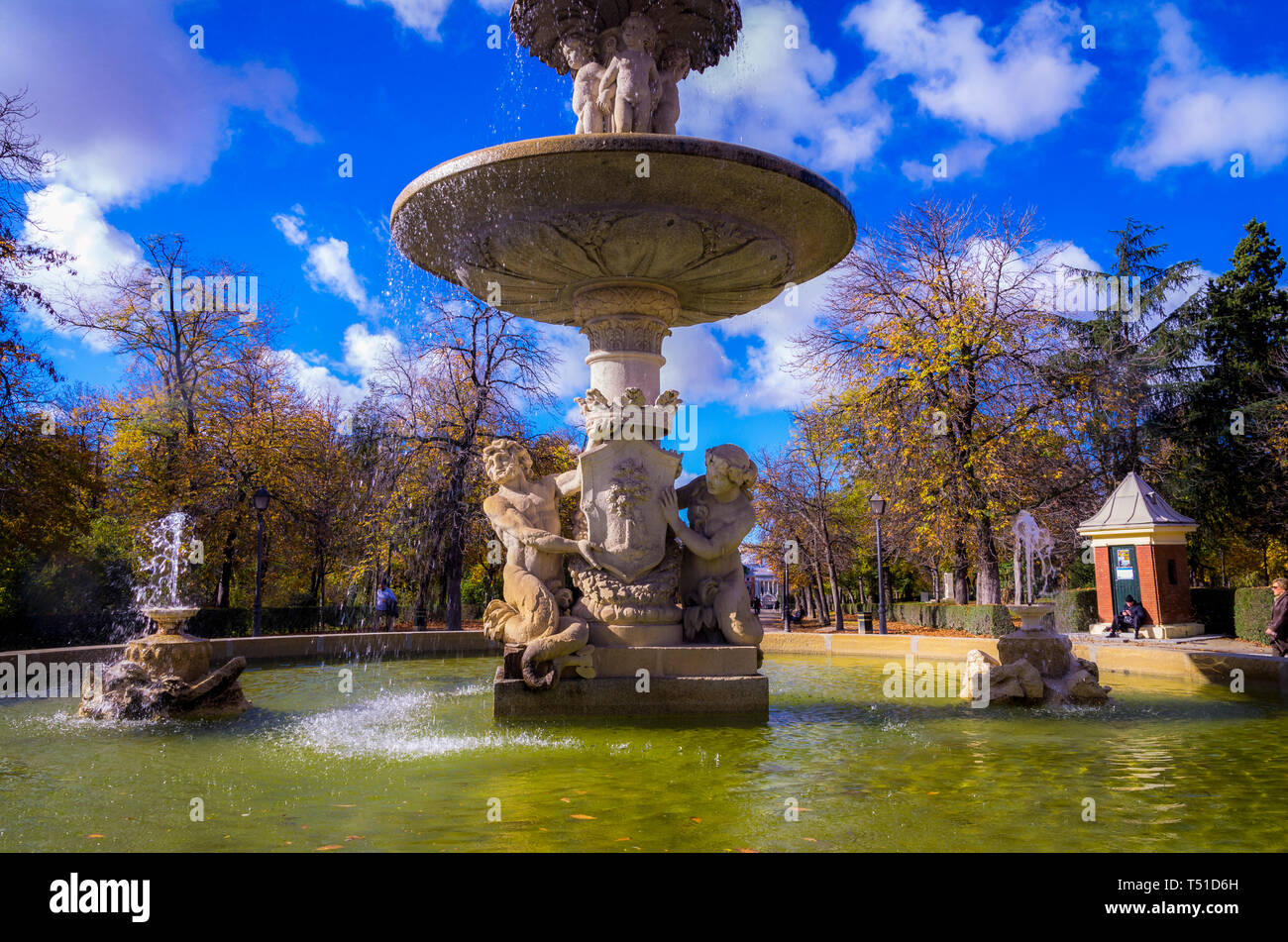 Fuente en el Parque de El Retiro. Madrid. España Stock Photo