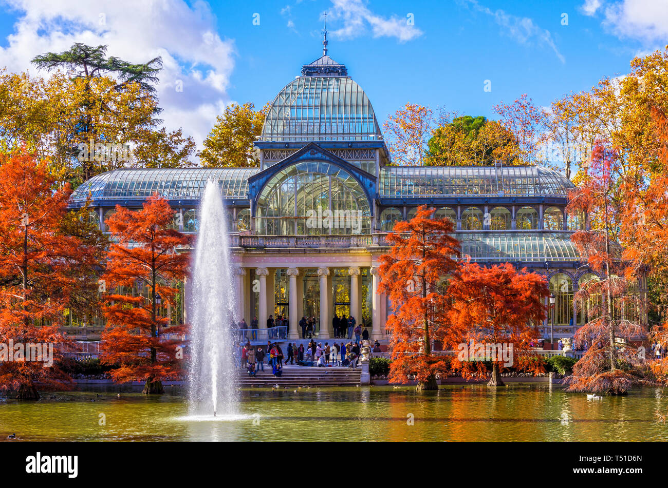 Palacio de Cristal en el Parque de El Retiro. Madrid. España Stock Photo -  Alamy