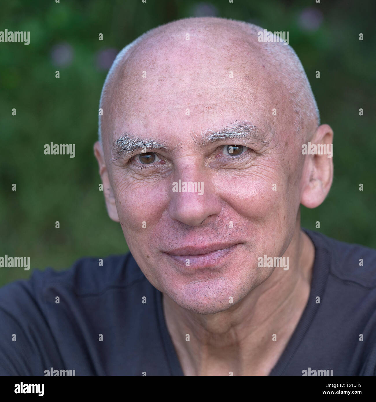 Portrait happy old caucasian man in nature, close up Stock Photo - Alamy