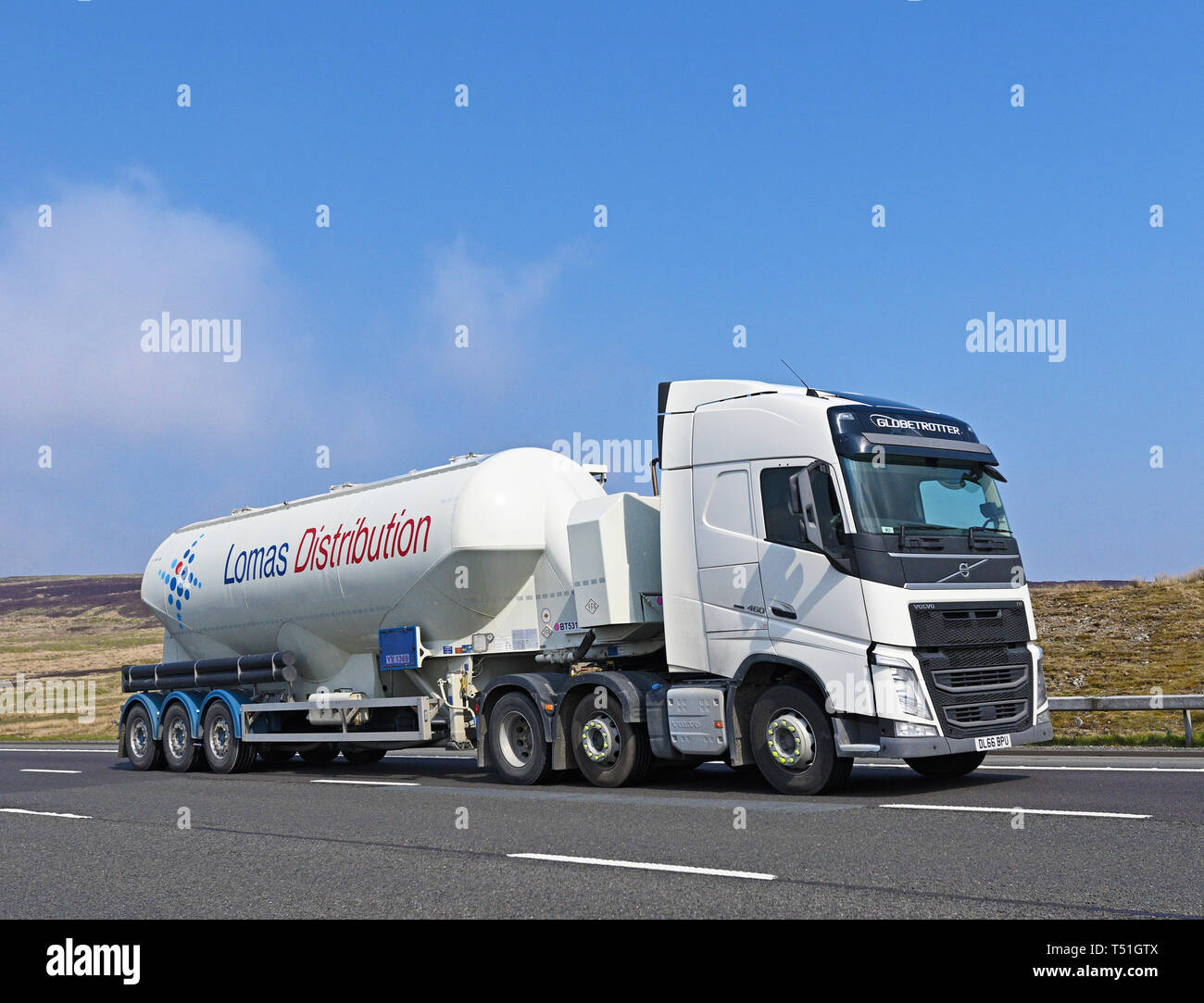 Lomas Distribution Limited Tanker. M6 Motorway, Southbound, Shap, Cumbria, England, United Kingdom, Europe. Stock Photo