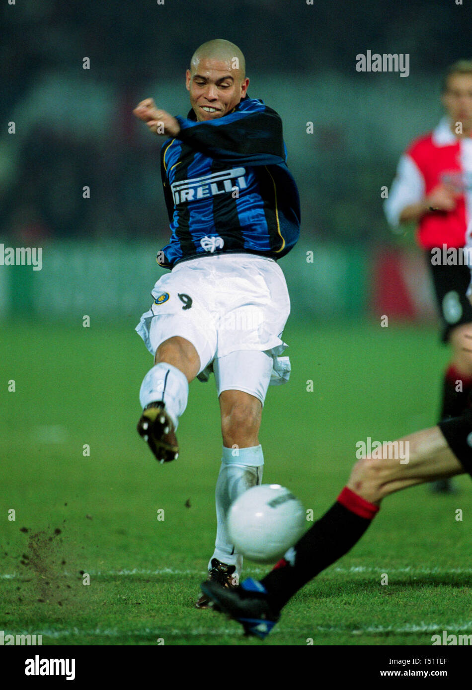 Ronaldo nazario inter milan hi-res stock photography and images - Alamy