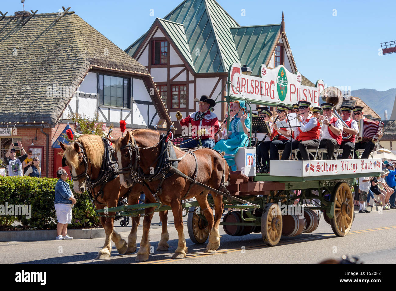 Christmas Horse Wagon Ride Coral House 2022 Horses Pulling Wagon High Resolution Stock Photography And Images - Alamy