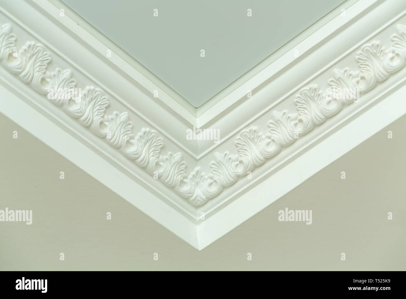 Decorative ceiling molding. Detail of the corner Stock Photo - Alamy