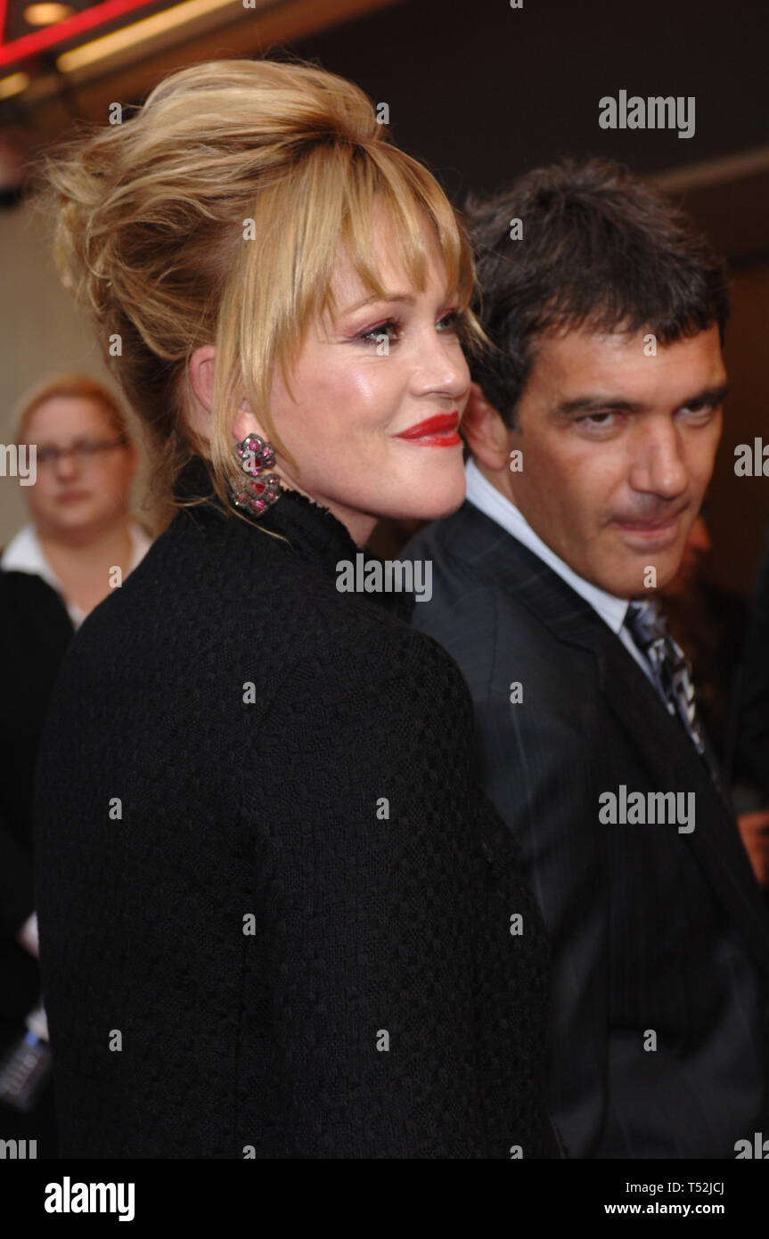 LOS ANGELES, CA. October 16, 2005 Actor ANTONIO BANDERAS & wife