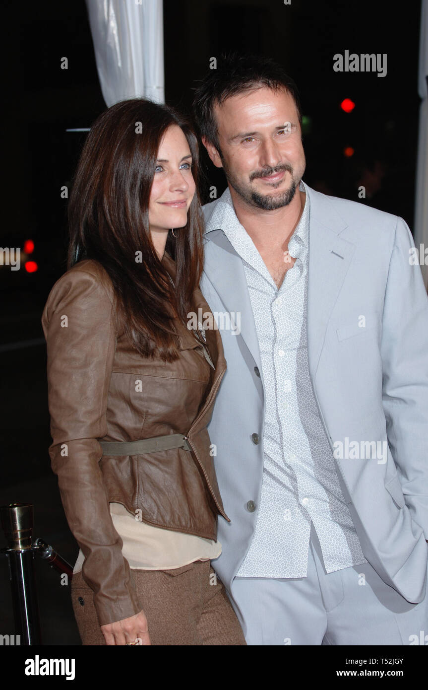 LOS ANGELES, CA. October 18, 2005: Actress COURTENEY COX ARQUETTE & husband  actor DAVID ARQUETTE at the Hollywood premiere of Kiss Kiss, Bang Bang. ©  2005 Paul Smith / Featureflash Stock Photo - Alamy