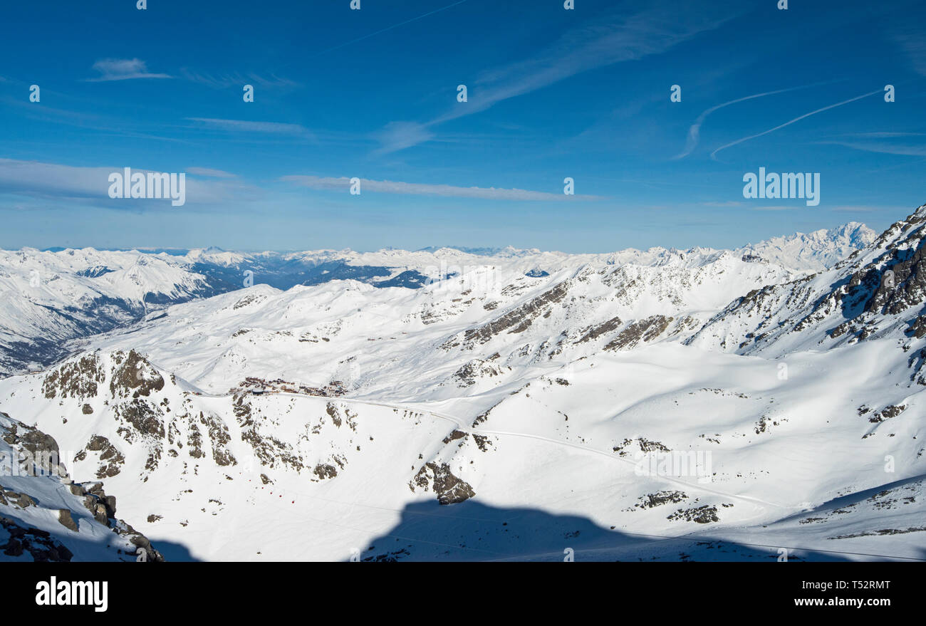Alpine panorama mountain valley hi-res stock photography and images - Alamy