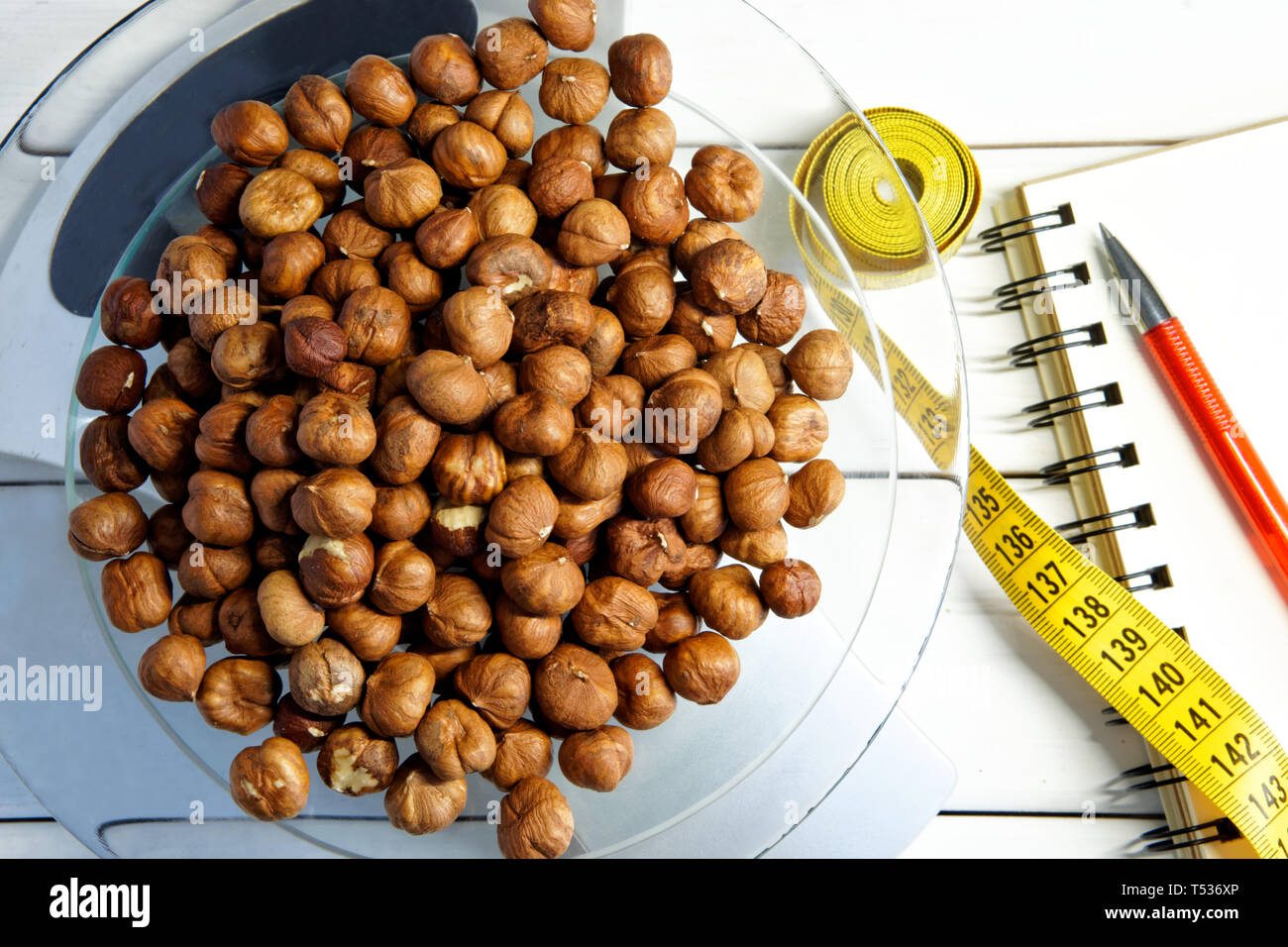 Counting and recording the amount of fat, calories, carbohydrates and