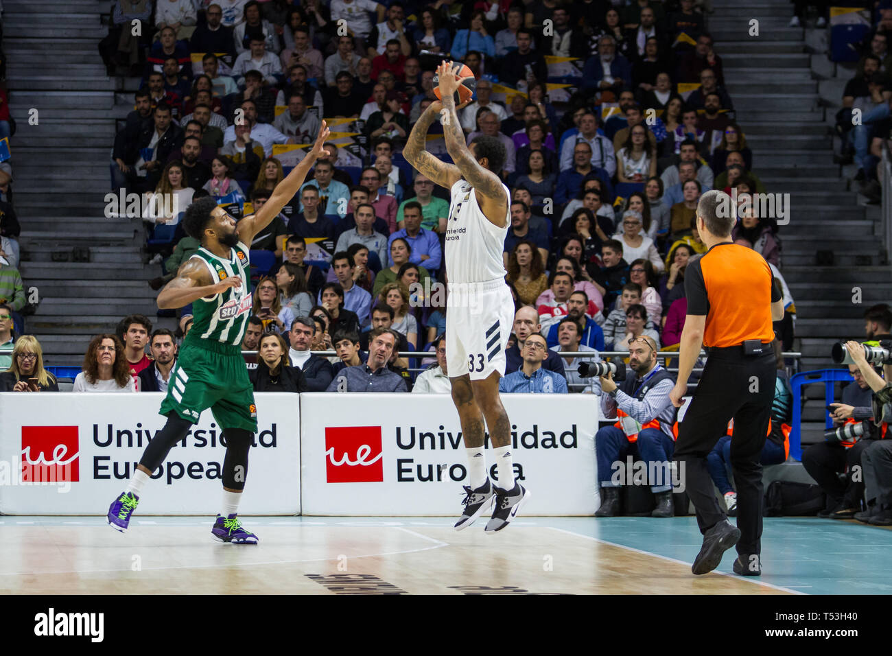 Madrid, Spain. 19th Apr, 2019. Trey Thompkins (R) during Real Madrid victory over Panathinaikos Opap Athens (78 - 63) in Turkish Airlines Euroleague replayoff game 2 celebrated at Wizink Center in Madrid (Spain). April 19th 2019. Credit: Juan Carlos García Mate/Pacific Press/Alamy Live News Stock Photo