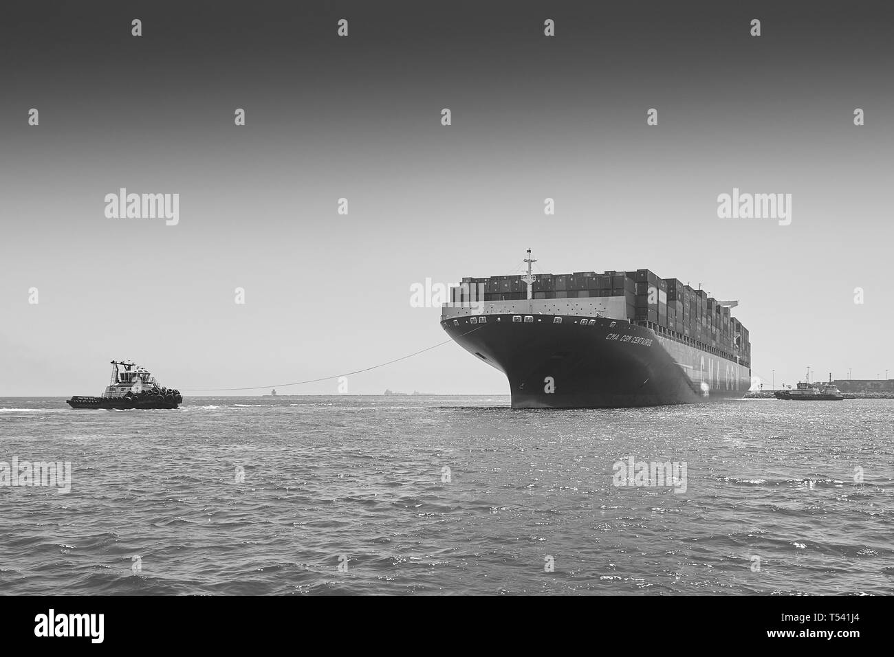 Black and white photo of a giant ship Black and White Stock Photos