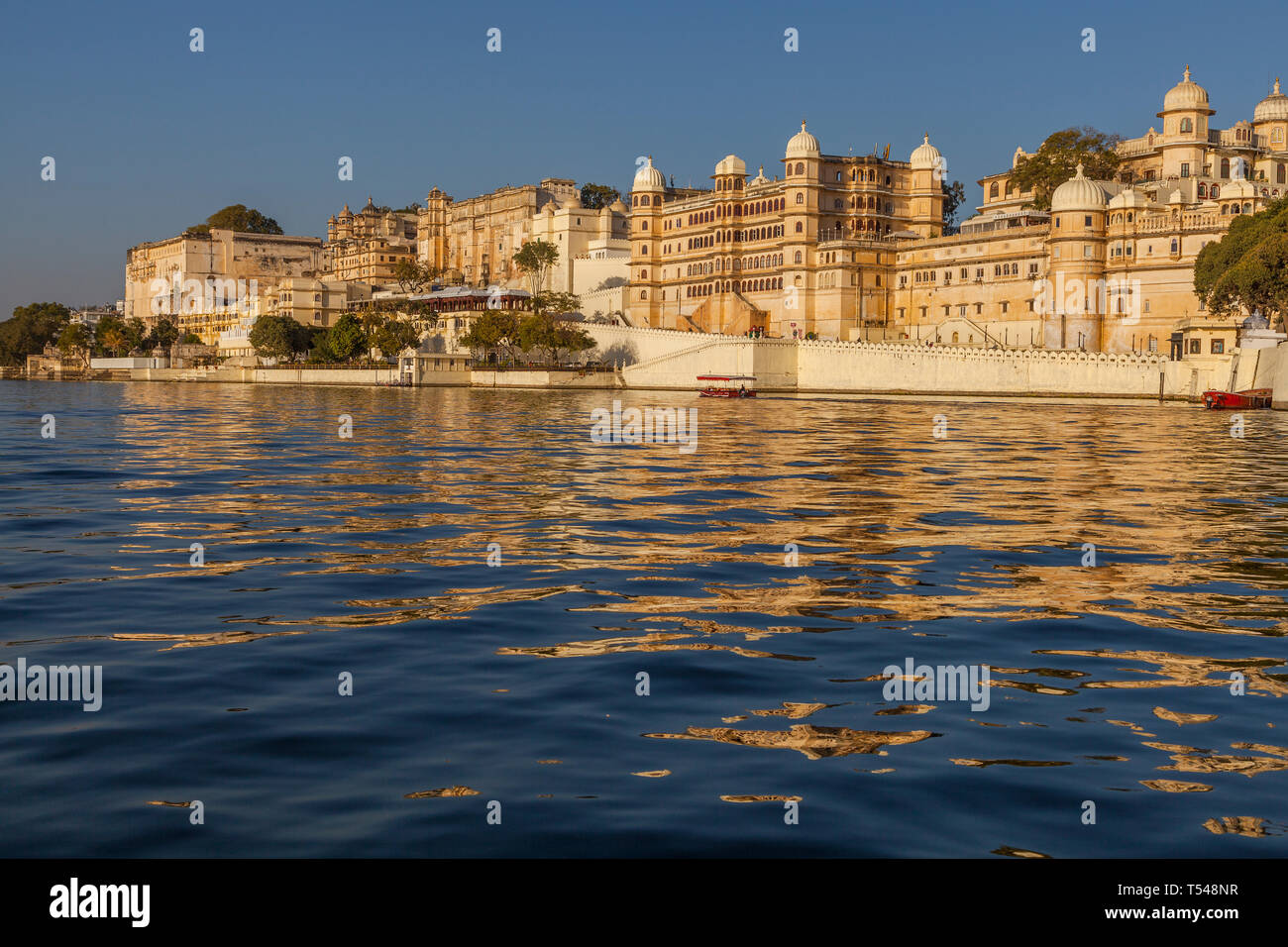 lake-pichola-city-palace-udaipur-rajasthan-india-stock-photo-alamy