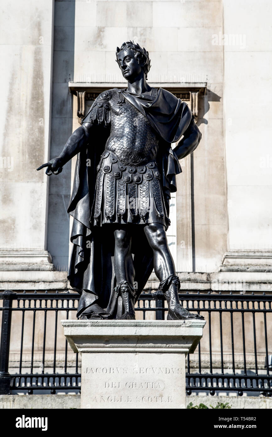 statue-of-james-ii-depicted-as-a-roman-emperor-in-front-of-the-national
