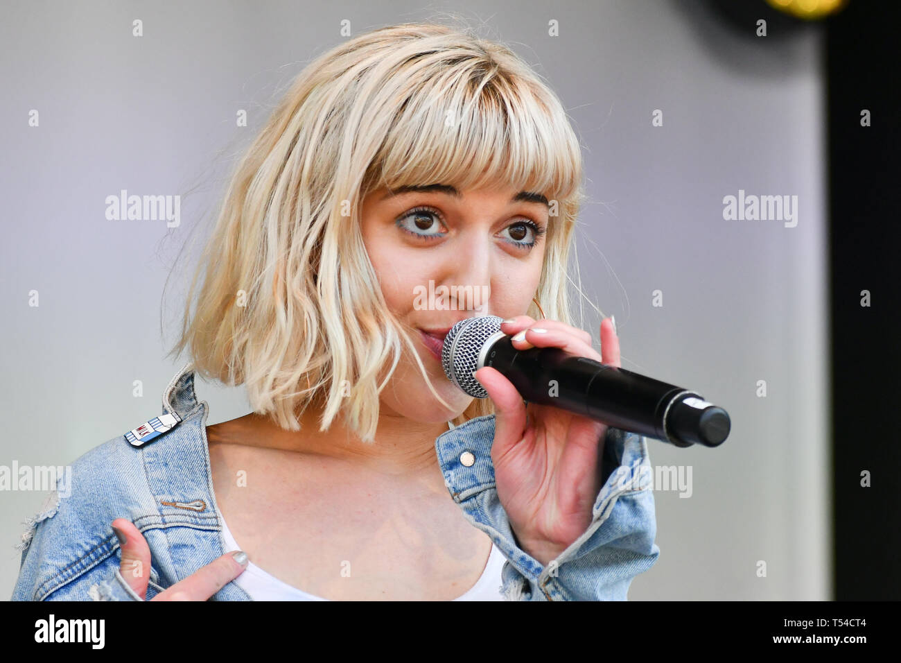 London, UK. 20th April, 2019.London, UK. 20th April, 2019. Basking in London - Jazz Mino performs at the Feast of St George to celebrate English culture with music and English food stalls in Trafalgar Square on 20 April 2019, London, UK. Credit: Picture Capital/Alamy Live News Credit: Picture Capital/Alamy Live News Credit: Picture Capital/Alamy Live News Stock Photo