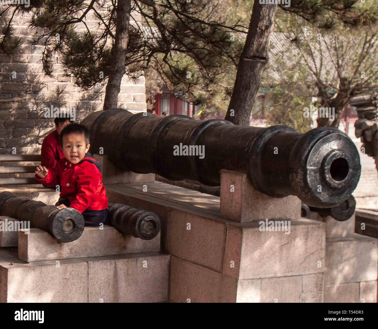 Cannon great wall of china hi-res stock photography and images - Alamy
